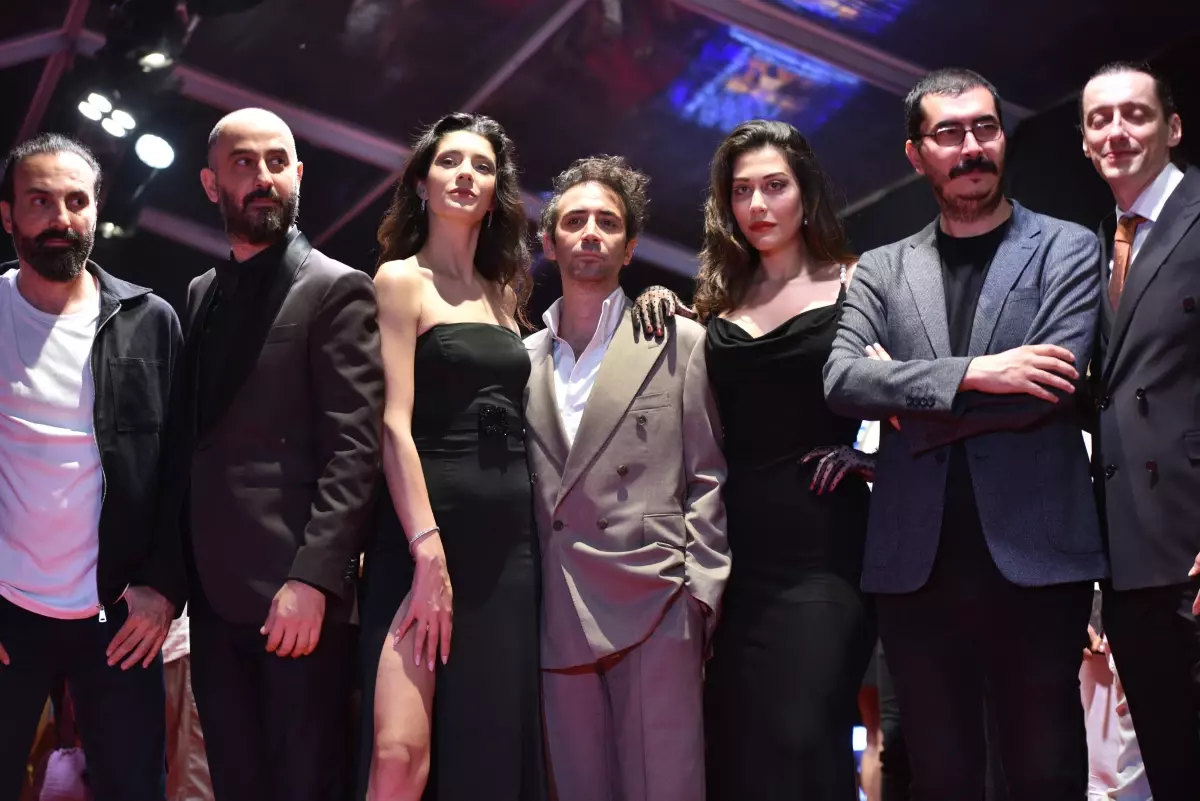 Antalya Altın Portakal Film Festivali’nde Kırmızı Halı Şıklığı